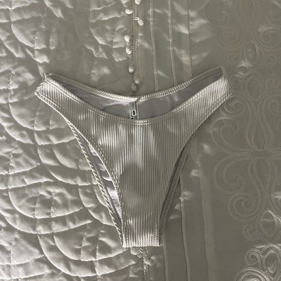 Bikini Bundle - Picture 9 of 10